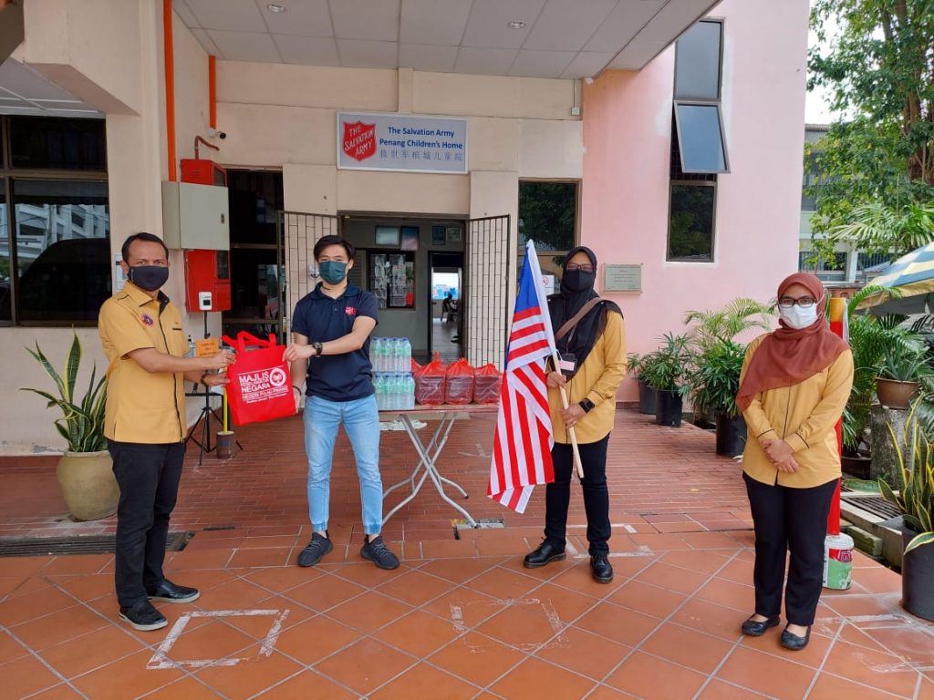 KIBARKAN JALUR GEMILANG: JIWA MURNI BERSAMA ANAK-ANAK YATIM DAERAH ...